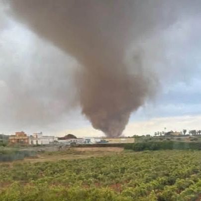 Quarantadue tornado in appena cinque giorni: è il dato che riporta al centro dell'attenzione il rischio legato agli eventi meteorologici estremi in Italia.

https://extrarem.it/maltempo-estremo-in-italia-42-tornado-in-cinque-giorni/

#ANBI #clima #extrarem #Favignana #FrancescoVincenzi #maltempo #Marsala #MassimoGargano #Mediterraneo #Petrosino #tornado