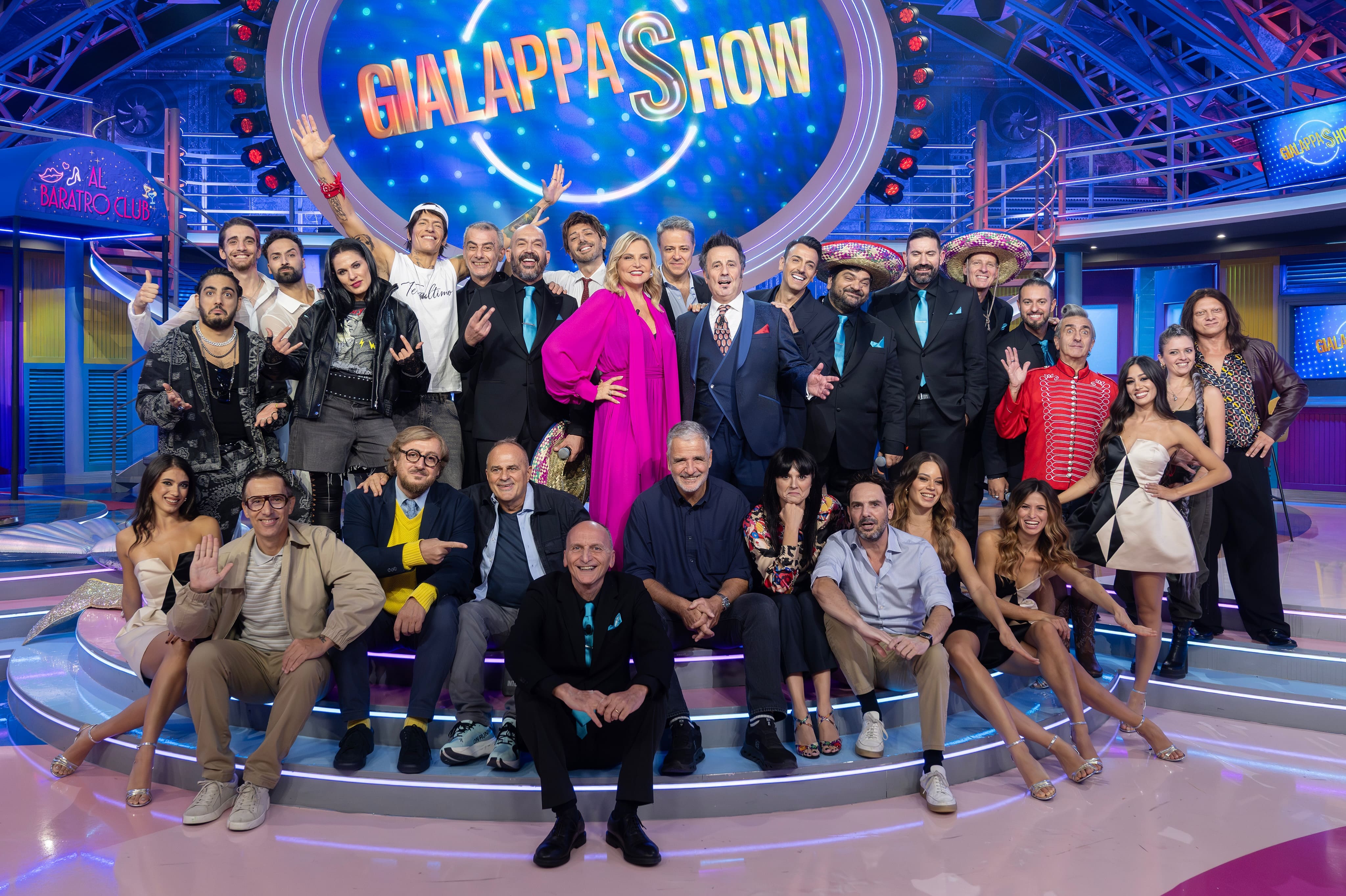 Dopo oltre tre decenni, Simona Ventura ritrova la Gialappa’s Band e torna in un contesto che ha contribuito a definire una parte importante del suo percorso professionale.

https://extrarem.it/simona-ventura-torna-in-tv-e-ritrova-la-gialappas-band/

#extrarem #GialappaShow #GianlucaCapannolo #GiorgioGherarducci #LeIene #MarcoSantin #moda #SimonaVentura #SkyUno
